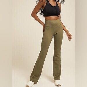 NWT women’s Maurice’s flare super high rise luxe leggings